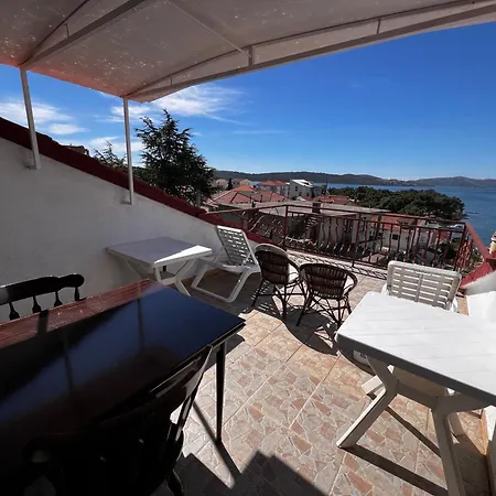 Apartmani Leila Trogir Exterior photo