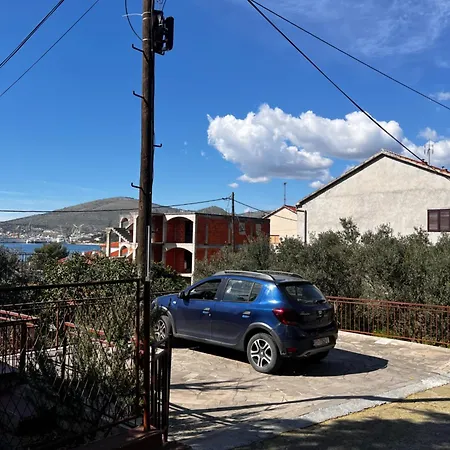 Apartmani Leila Trogir Exterior photo