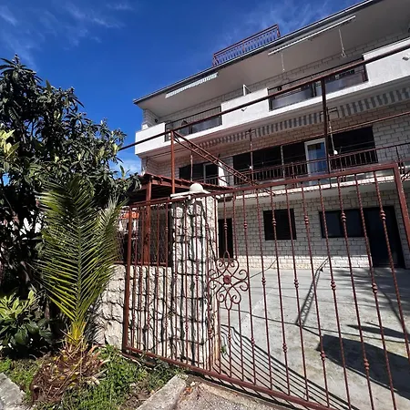 Apartmani Leila Trogir Exterior photo