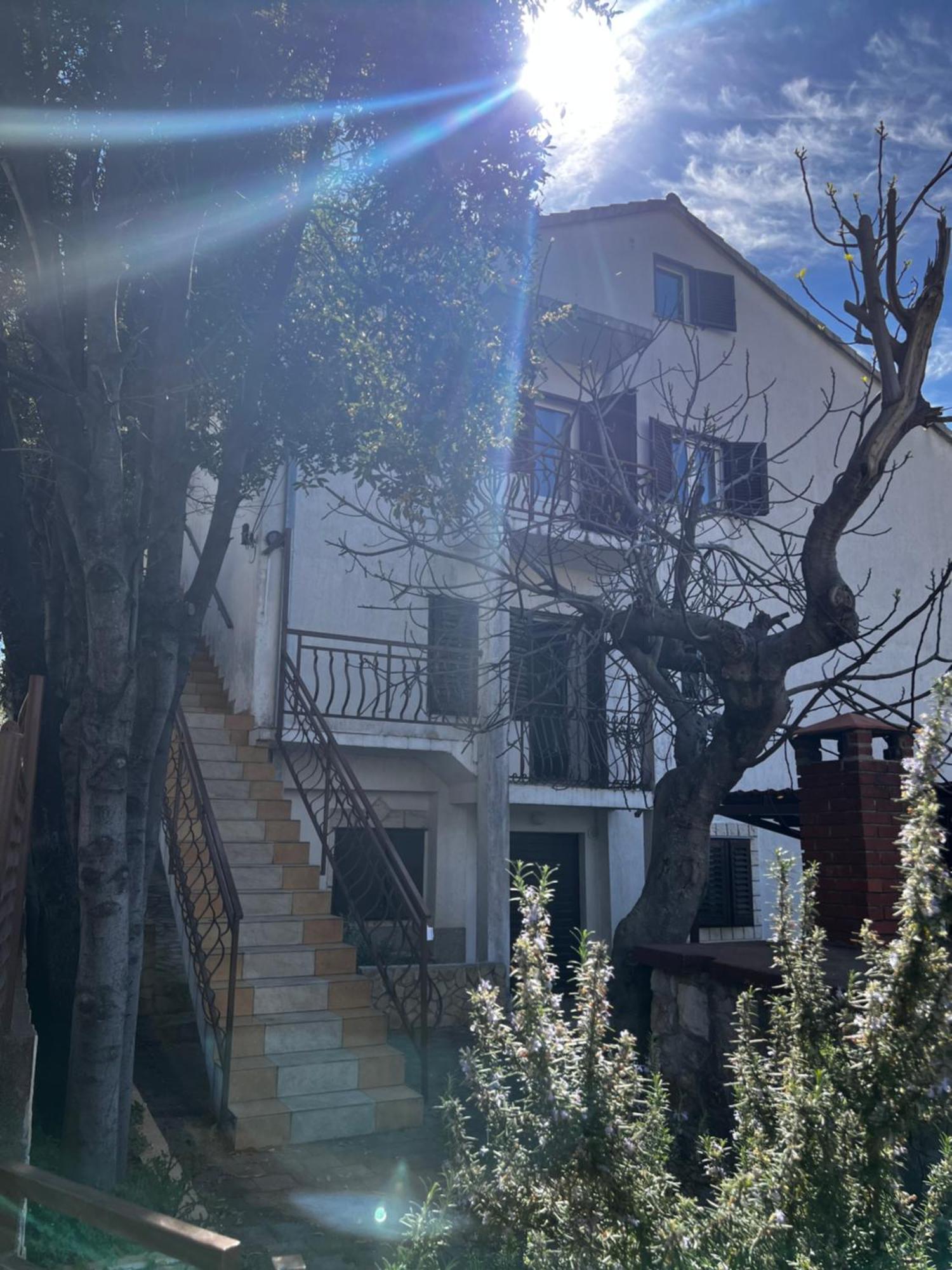 Leila Apartmán